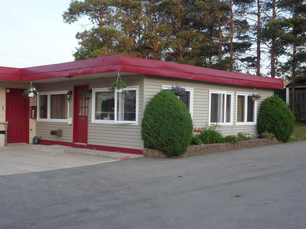 The Silver Birch Motel Годерич Экстерьер фото