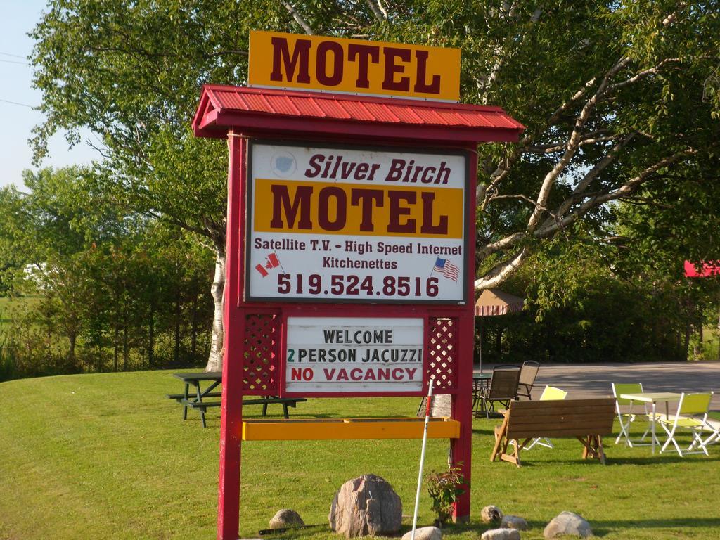 The Silver Birch Motel Годерич Экстерьер фото