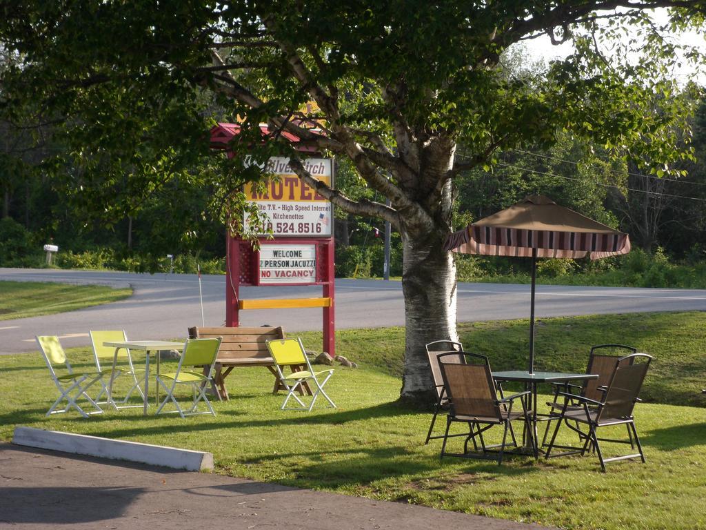 The Silver Birch Motel Годерич Экстерьер фото