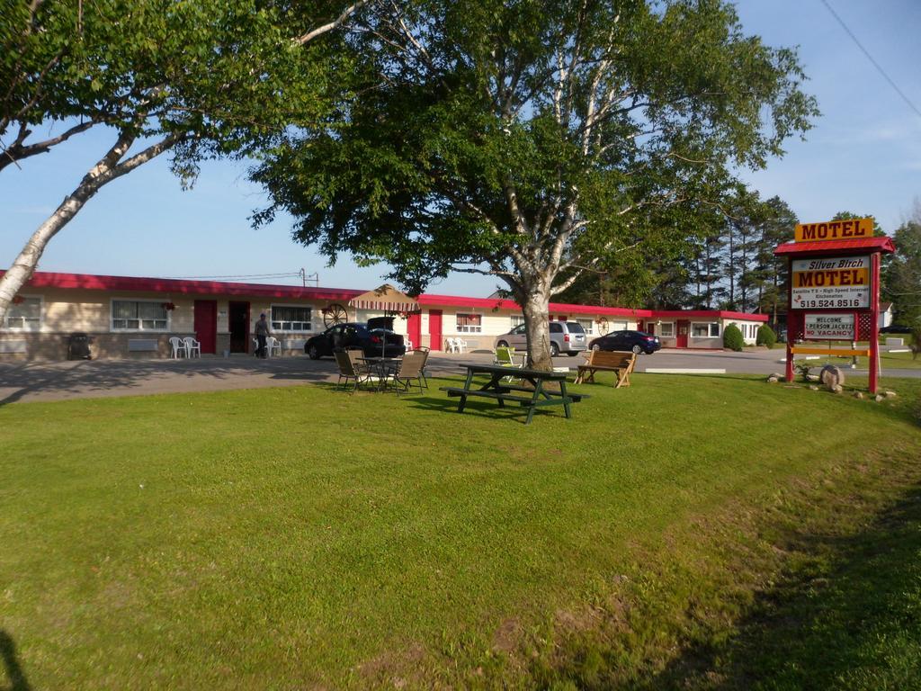 The Silver Birch Motel Годерич Экстерьер фото
