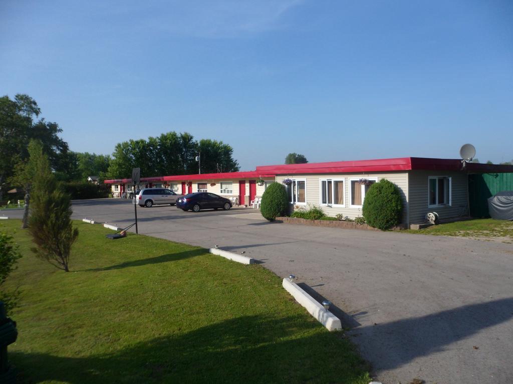 The Silver Birch Motel Годерич Экстерьер фото