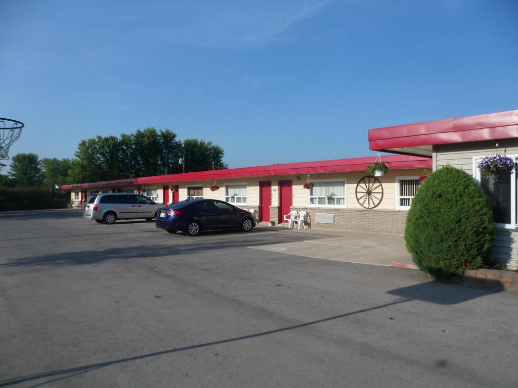 The Silver Birch Motel Годерич Экстерьер фото