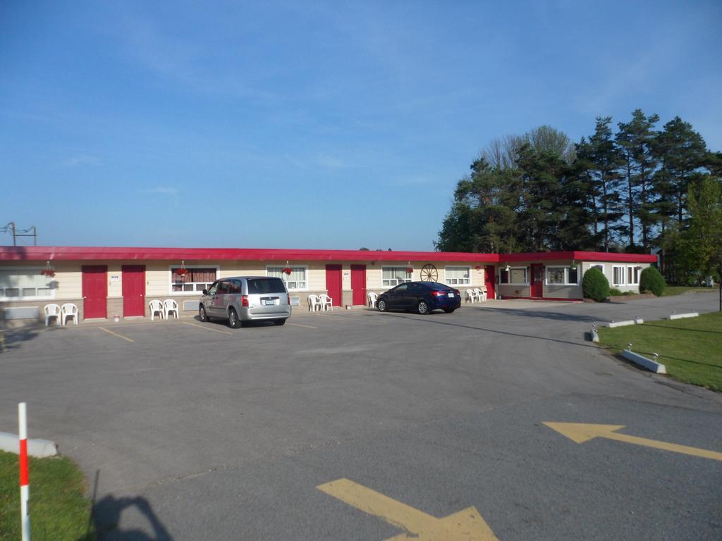 The Silver Birch Motel Годерич Экстерьер фото