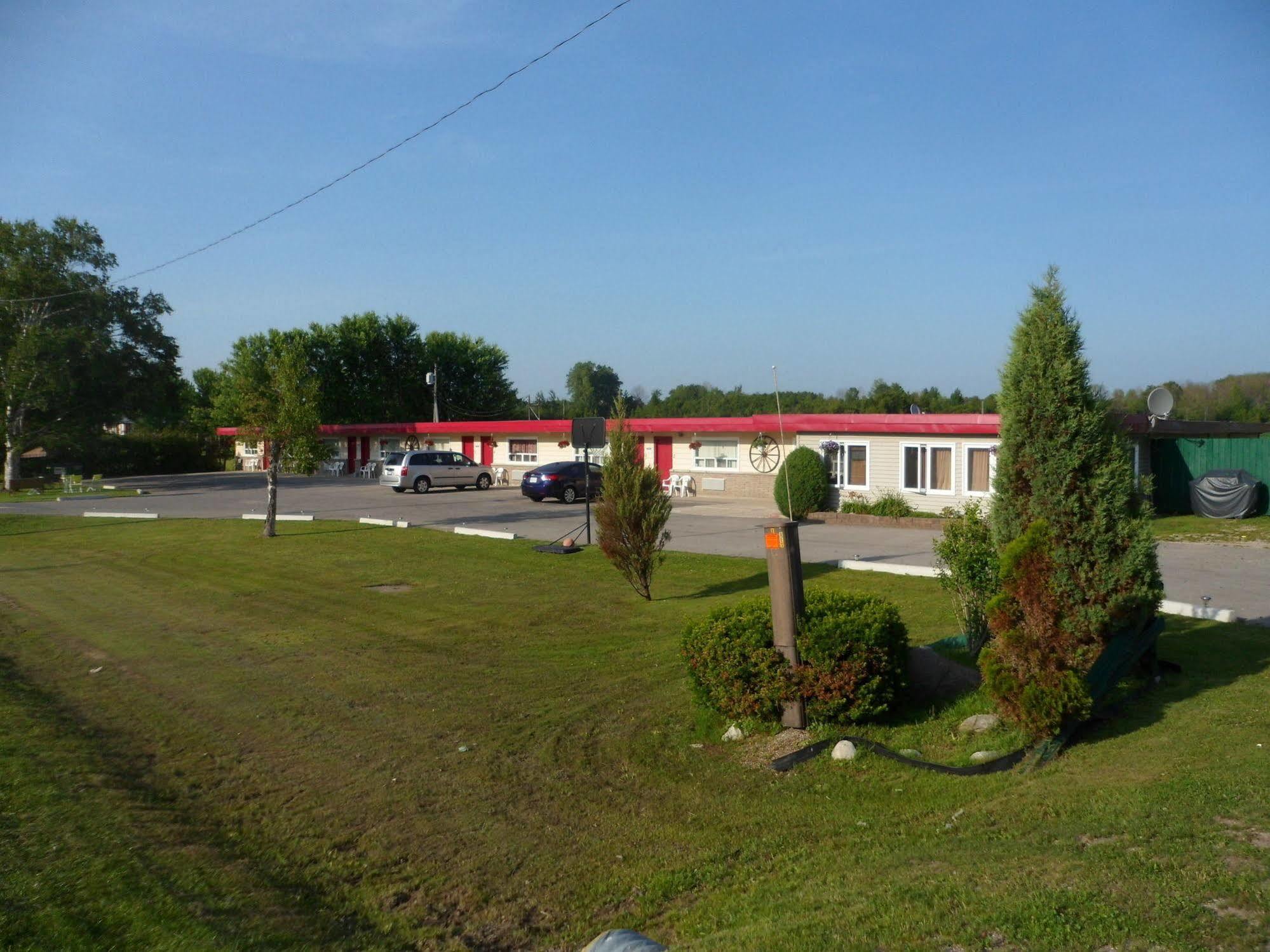 The Silver Birch Motel Годерич Экстерьер фото